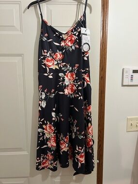 Floral Spaghetti-Strap Black Maxi Dress with pockets and Red Rose Print